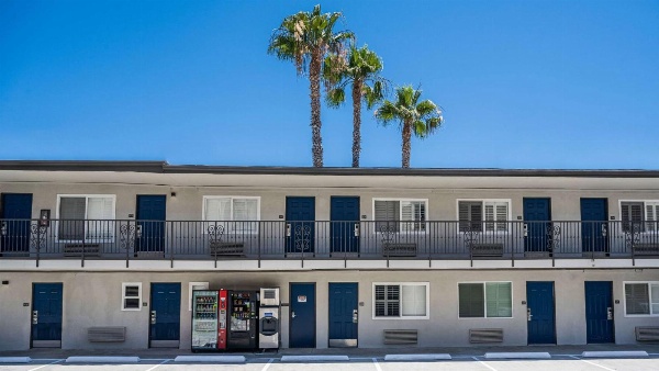 Motel 6 Anaheim - Convention Center image 4