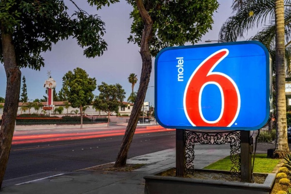 Motel 6 Anaheim - Convention Center image 8